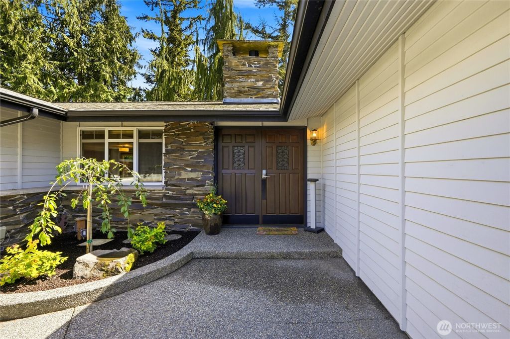 Photo of 19319 76th Avenue W, Lynnwood, WA 98036 (MLS # 2528940)