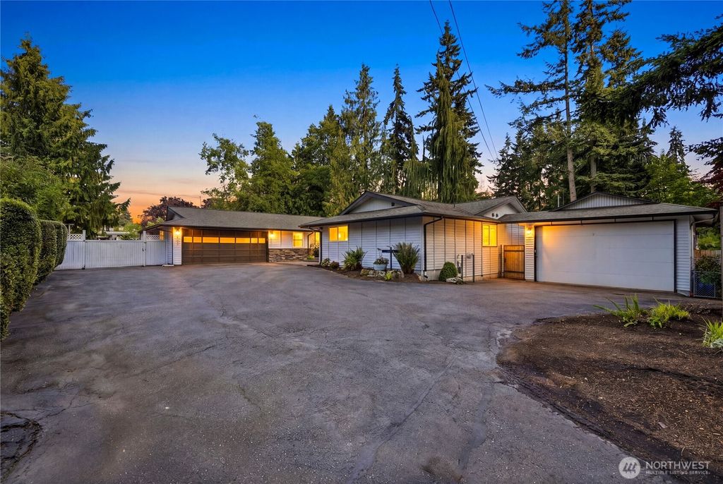 Photo of 19319 76th Avenue W, Lynnwood, WA 98036 (MLS # 2528940)