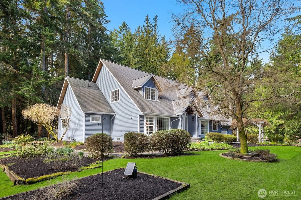 Photo of 14440 Sunrise Drive NE, Bainbridge Island, WA 98110 (MLS # 2473301)