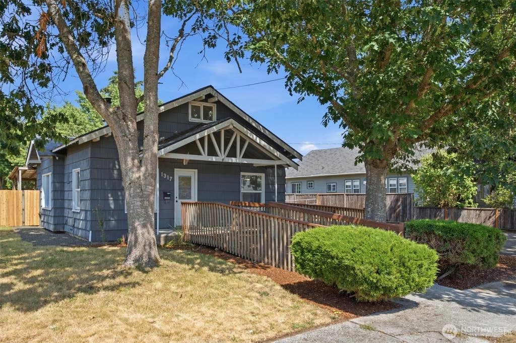 Photo of 1317 Logan Street, Centralia, WA 98531 (MLS # 2559005)
