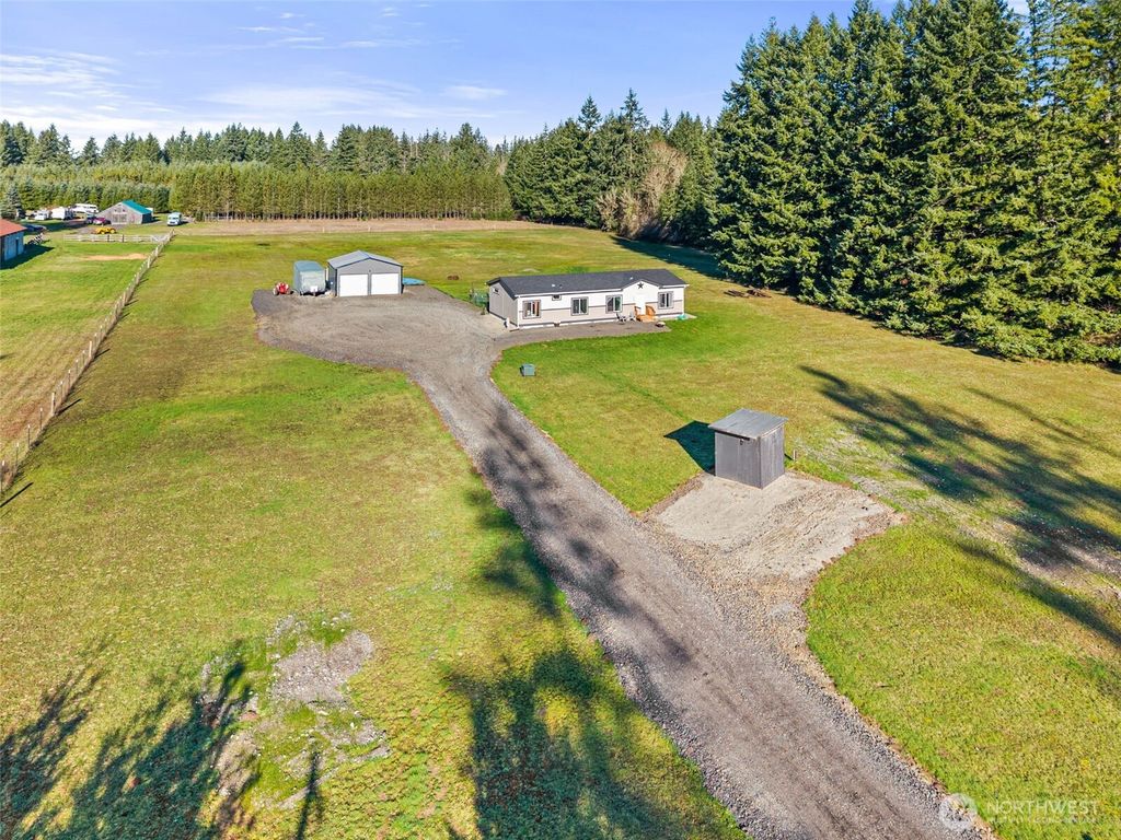 Photo of 205 Antrim Road, Winlock, WA 98596 (MLS # 2468042)
