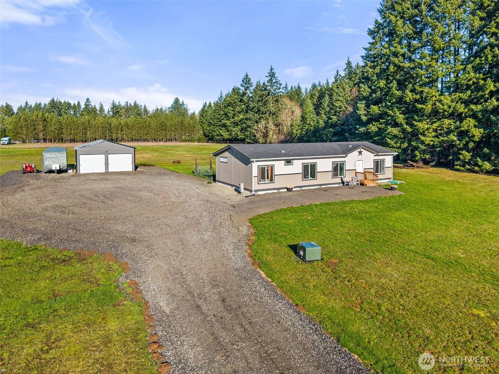 Photo of 205 Antrim Road, Winlock, WA 98596 (MLS # 2468042)