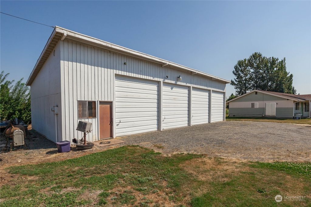 Photo of 630 Algona Boulevard N, Algona, WA 98001 (MLS # 2134698)