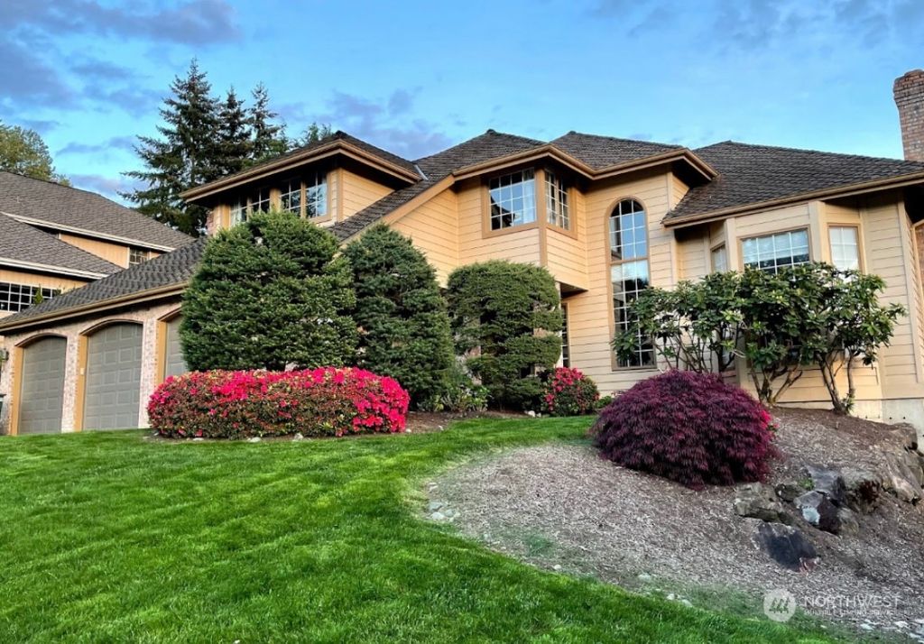 Photo of 14251 NE 27th Street, Bellevue, WA 98007 (MLS # 2142317)