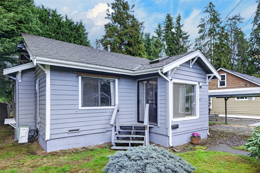 Photo of 517 S Blakeley Street, Monroe, WA 98272 (MLS # 2599199)