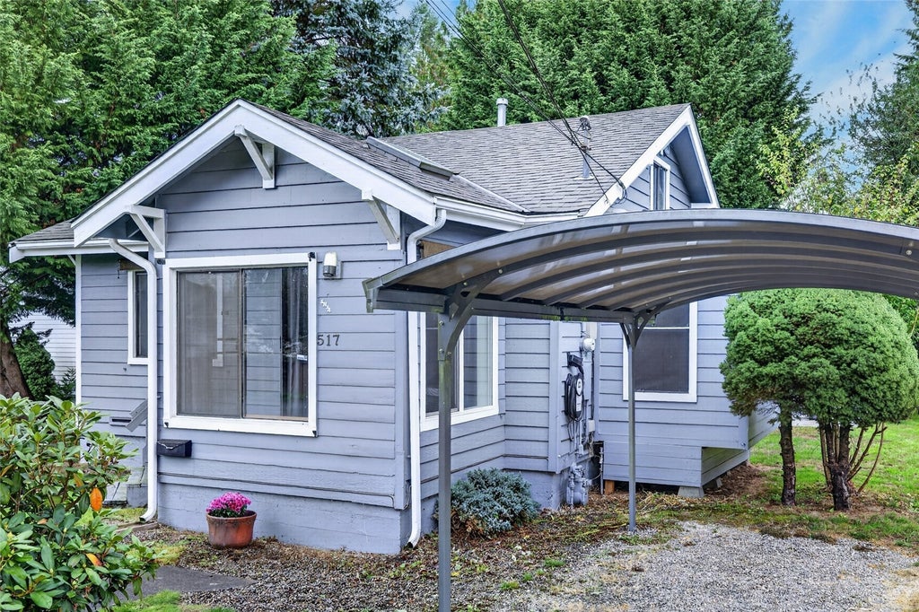 Photo of 517 S Blakeley Street, Monroe, WA 98272 (MLS # 2599199)