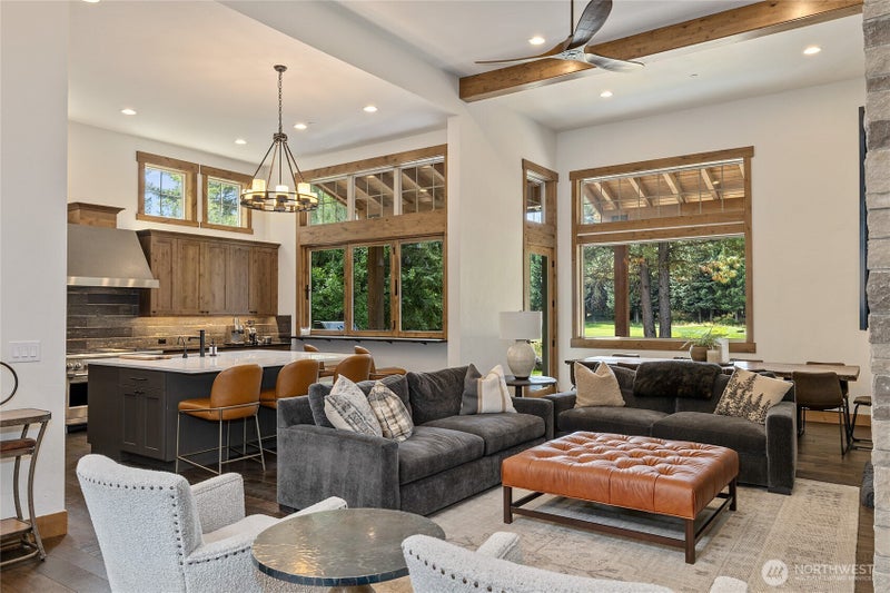 291 Ruby King Loop