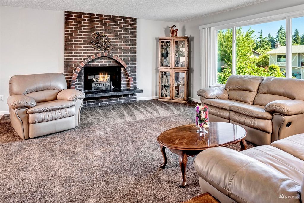 Photo of 4312 NE 20th Street, Renton, WA 98059 (MLS # 1976837)