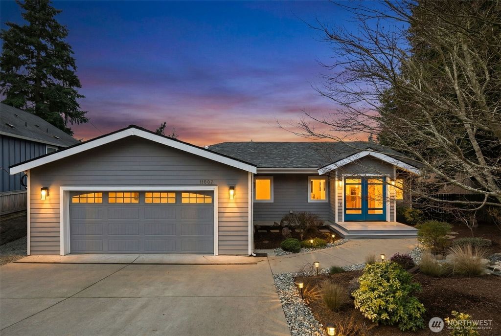 Photo of 11007 126th Avenue NE, Kirkland, WA 98033 (MLS # 2472186)