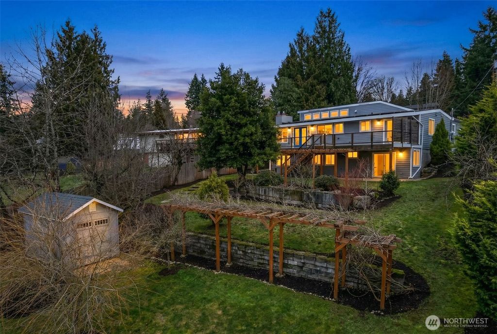 Photo of 11007 126th Avenue NE, Kirkland, WA 98033 (MLS # 2472186)