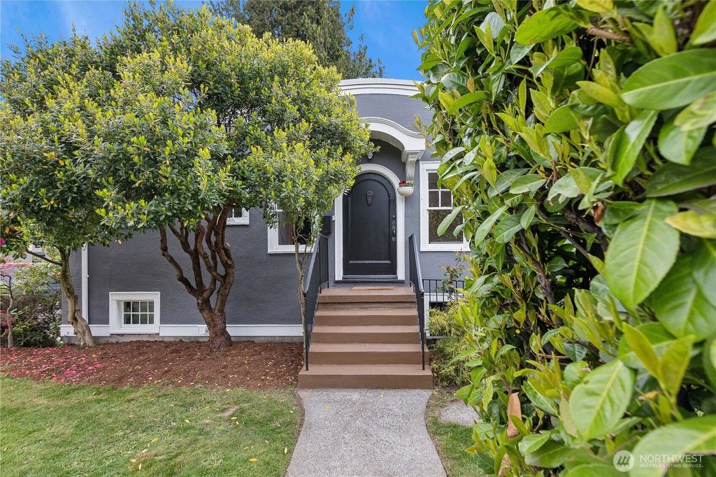 Photo of 2022 24 Avenue E, Seattle, WA 98112 (MLS # 2367943)