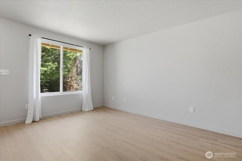 8272 NE Snowberry Loop