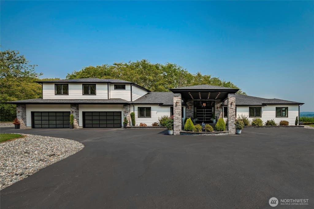 Photo of 8660 Drayton View Lane, Blaine, WA 98230 (MLS # 2561000)