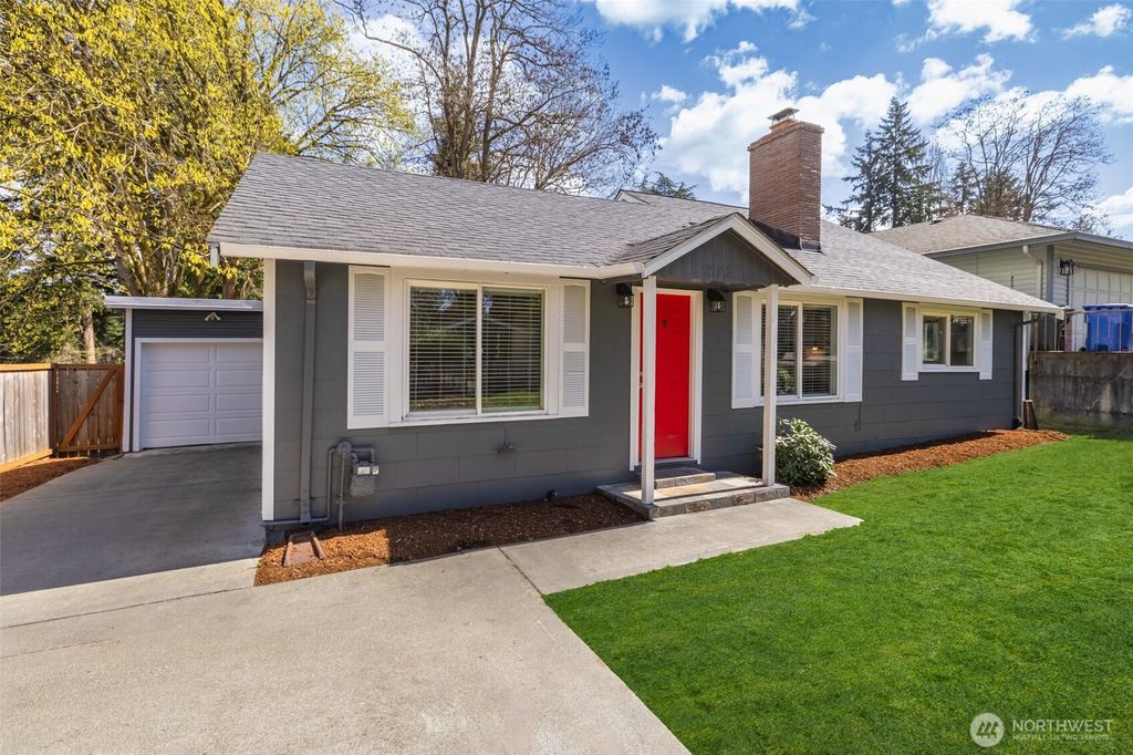 Photo of 812 Reiten Road, Kent, WA 98030 (MLS # 2504801)