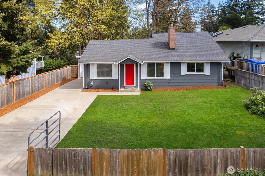 Photo of 812 Reiten Road, Kent, WA 98030 (MLS # 2504801)