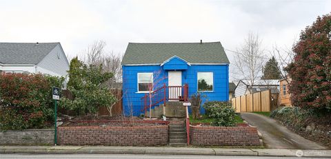 Photo of 403 Alabama Street, Bellingham, WA 98225 (MLS # 2497042)