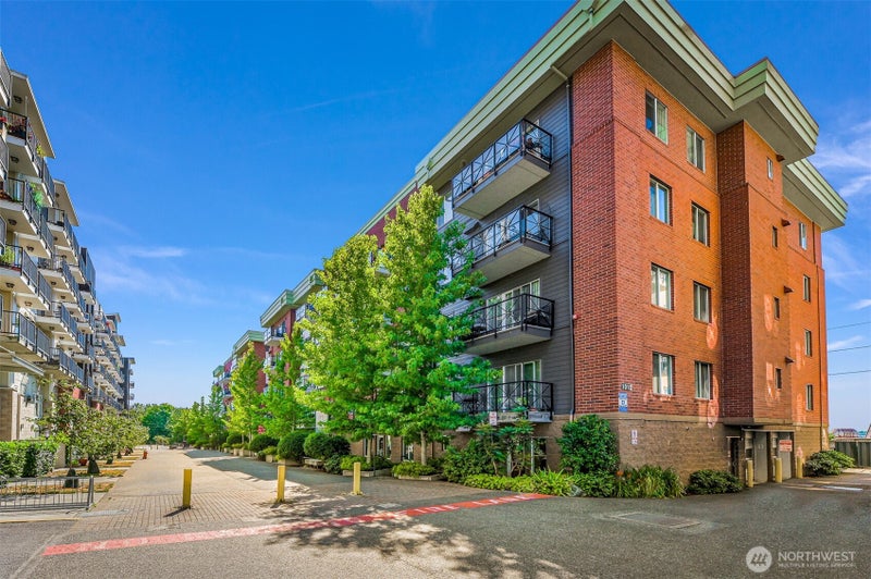 1015 Railroad Avenue 512