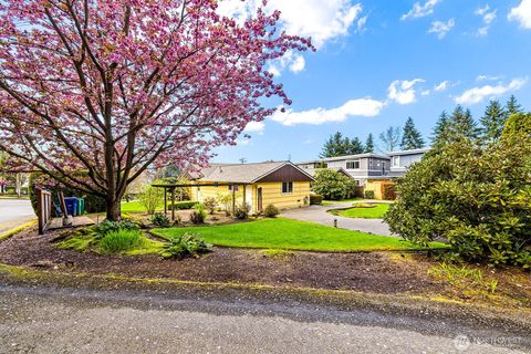 Photo of 8236 120th Avenue NE, Kirkland, WA 98033 (MLS # 2506837)