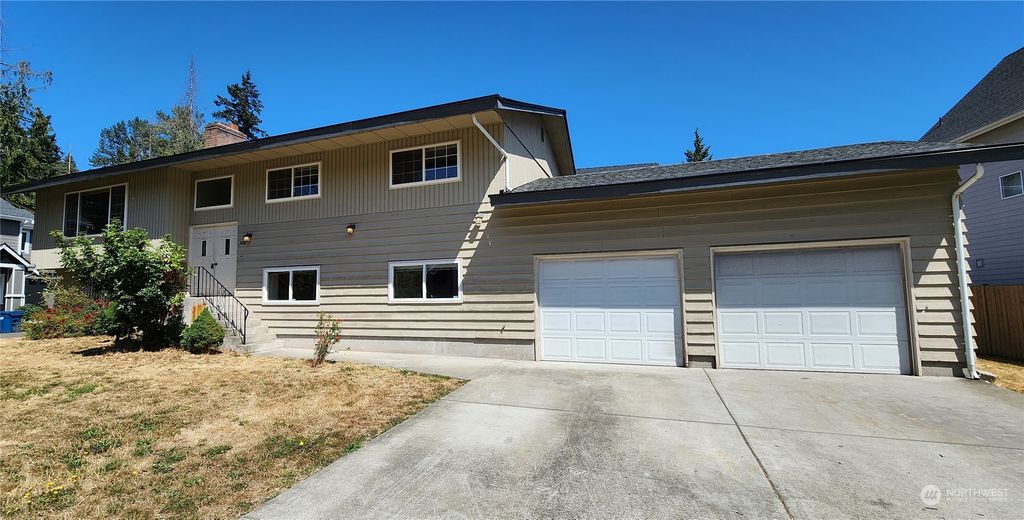 Photo of 3260 S 301st Place, Auburn, WA 98001 (MLS # 2274514)