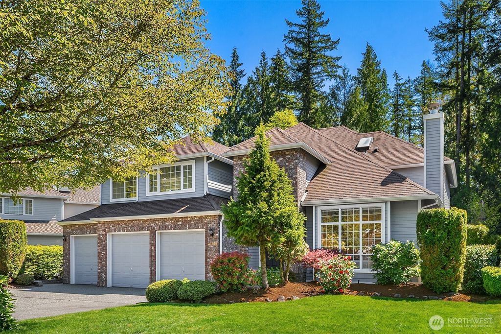 Photo of 22759 SE 27th Street, Sammamish, WA 98075 (MLS # 2373054)