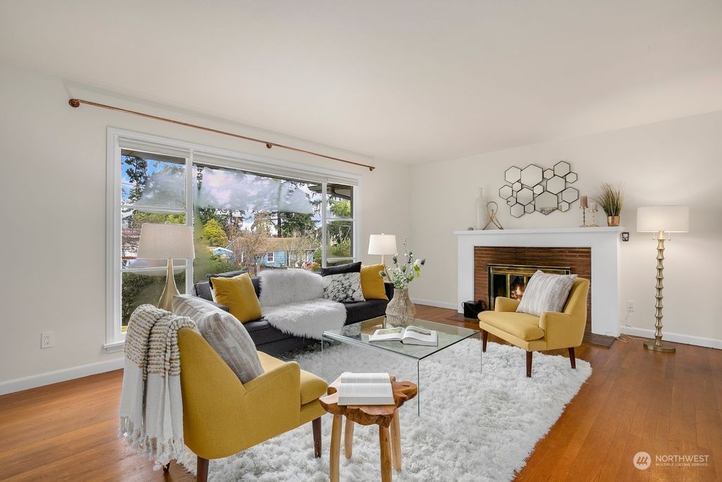 Photo of 611 N 127th Street, Seattle, WA 98133 (MLS # 2038829)