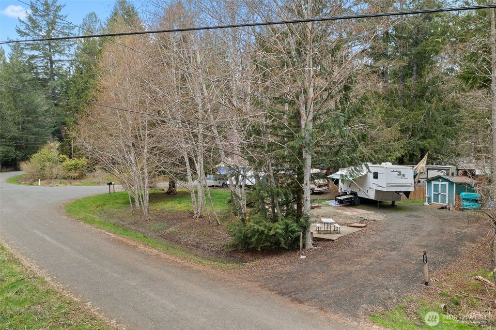Photo of 170 E Lakeshore Drive E, Shelton, WA 98524 (MLS # 2498122)