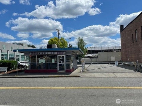 Photo of 316 E Main Street, Auburn, WA 98002 (MLS # 2593412)
