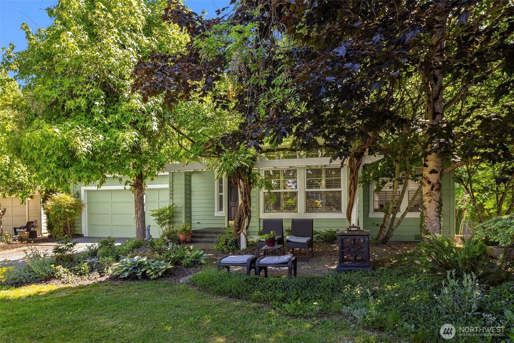 Photo of 14566 86th Place NE, Kenmore, WA 98028 (MLS # 2386352)