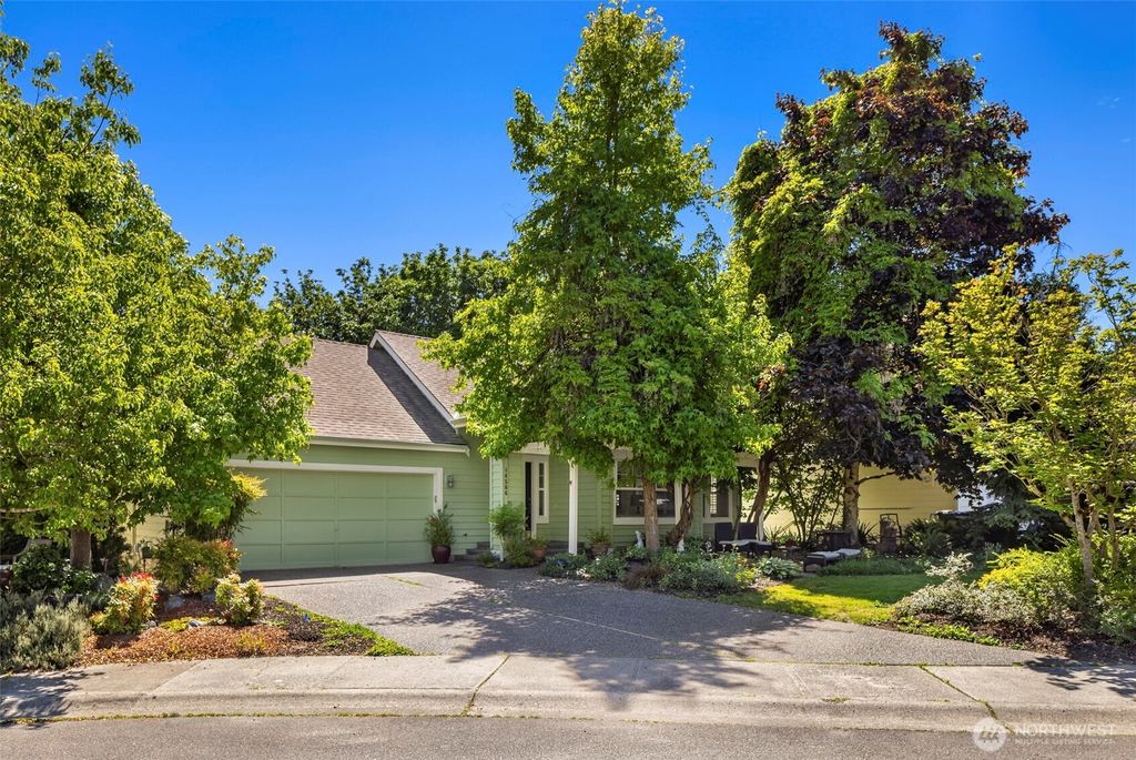 Photo of 14566 86th Place NE, Kenmore, WA 98028 (MLS # 2386352)