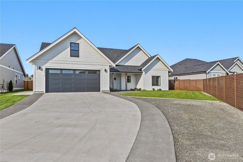 Photo of 2014 Monteview Court, Lynden, WA 98264 (MLS # 2436923)