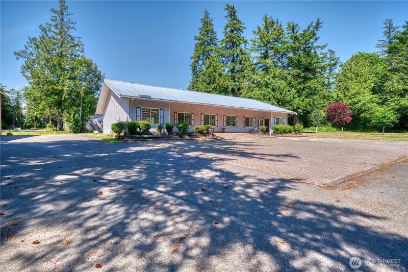 1591 McKenzie Way