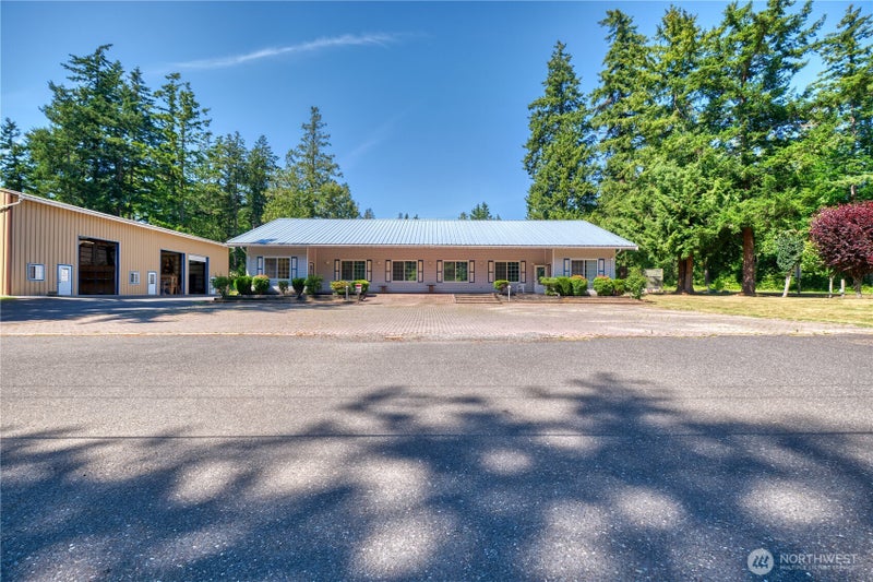 1591 McKenzie Way