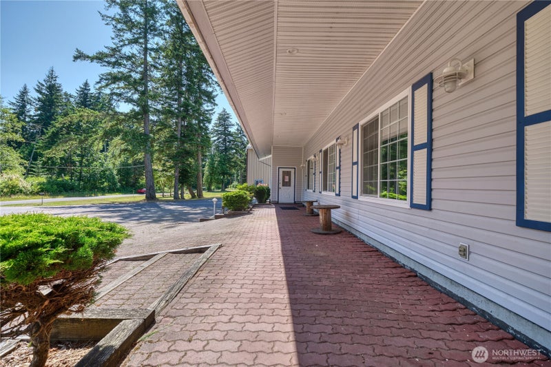 1591 McKenzie Way