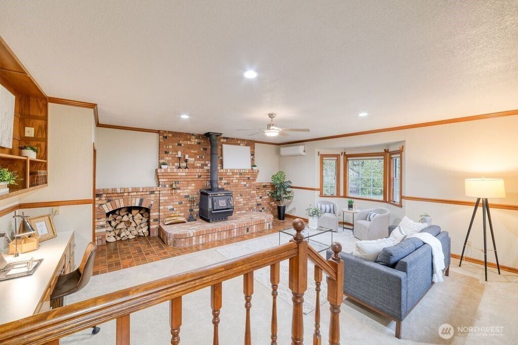 Photo of 718 E Walnut Street, Kent, WA 98030 (MLS # 2466095)