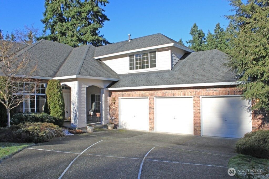 Photo of 6521 127th Lane NE, Kirkland, WA 98033 (MLS # 2344422)
