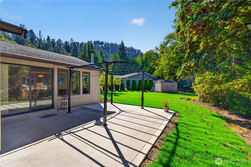 527 Olallie Way