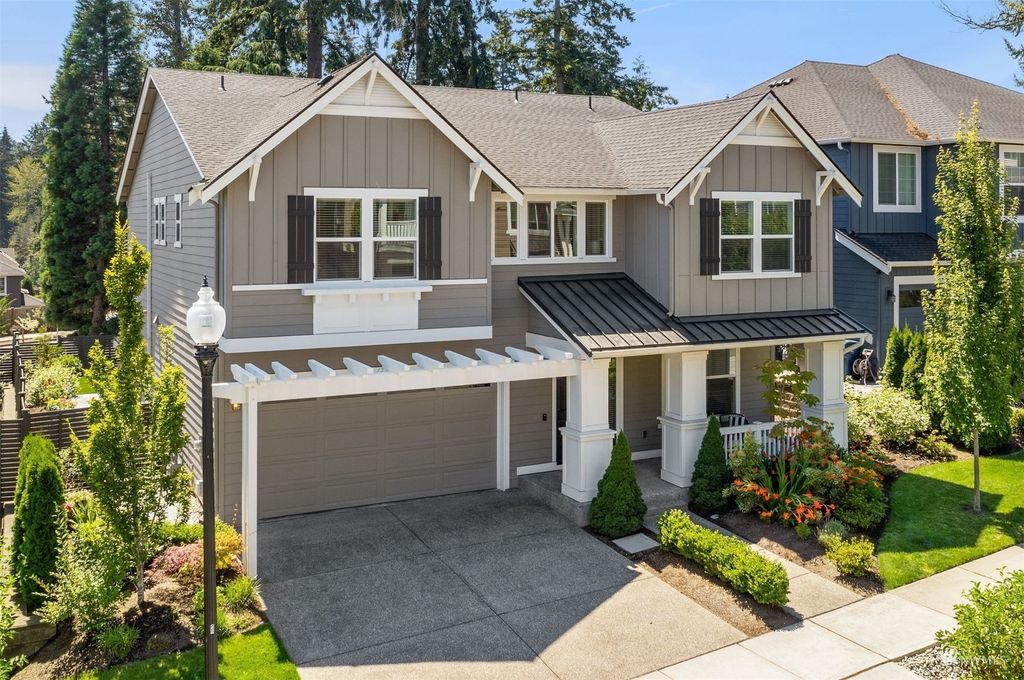 Photo of 17245 NE 116th Way, Redmond, WA 98052 (MLS # 1993882)