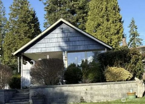 Photo of 5118 Seaview Drive, Blaine, WA 98230 (MLS # 2523194)