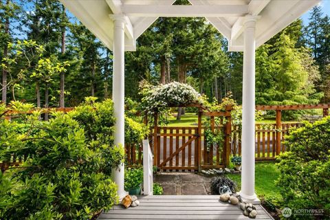 Photo of 5427 Bayview Road, Langley, WA 98260 (MLS # 2516411)