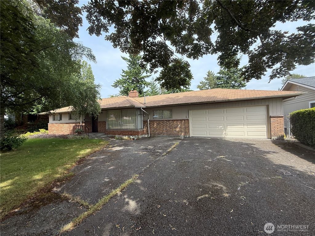 Photo of 16812 33rd Avenue S, SeaTac, WA 98188 (MLS # 2397689)