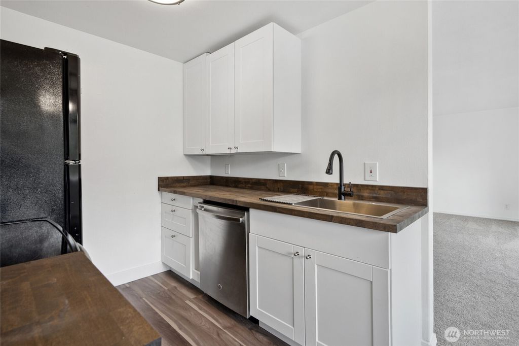 Photo of 1601 Maple Lane S #E-2, Kent, WA 98030 (MLS # 2334863)
