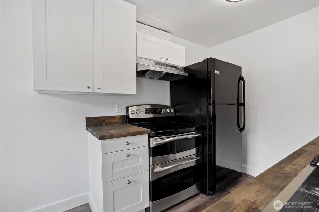 Photo of 1601 Maple Lane S #E-2, Kent, WA 98030 (MLS # 2334863)