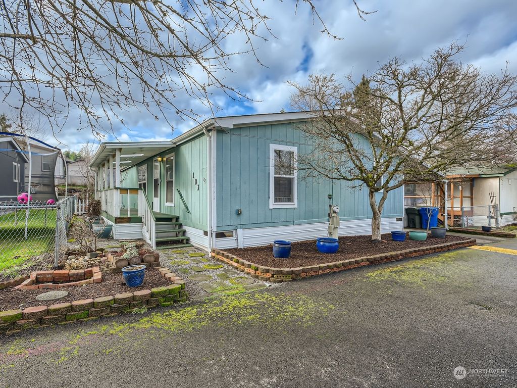 Photo of 15410 SE 272nd Street #103, Kent, WA 98042 (MLS # 2036370)