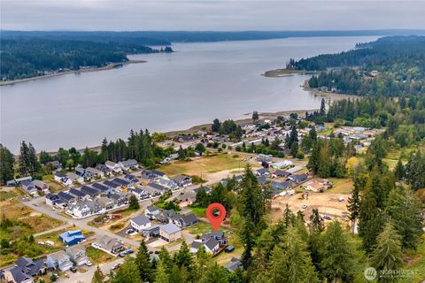 61 E Brady Loop Allyn WA 98524