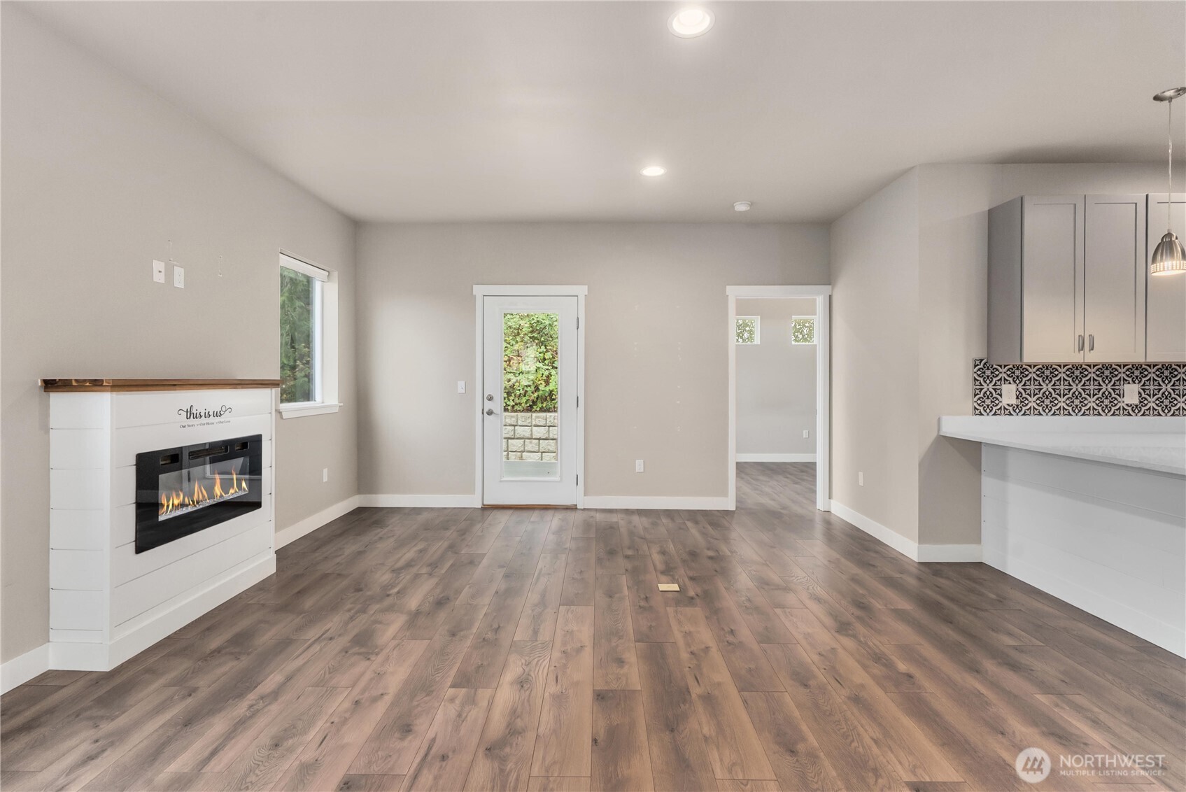 61 E Brady Loop