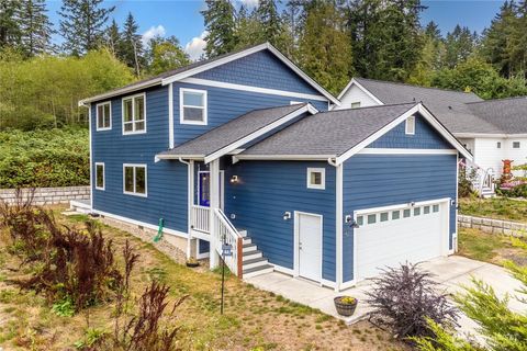 61 E Brady Loop Allyn WA 98524