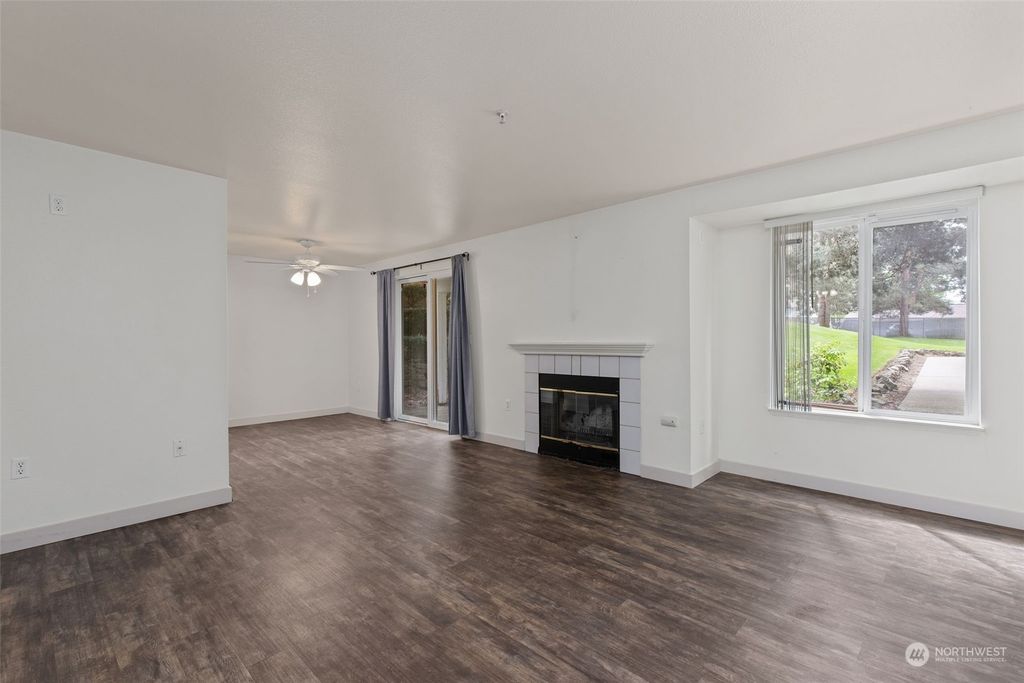 Photo of 11002 SE Petrovitsky Road #E101, Renton, WA 98055 (MLS # 2026305)