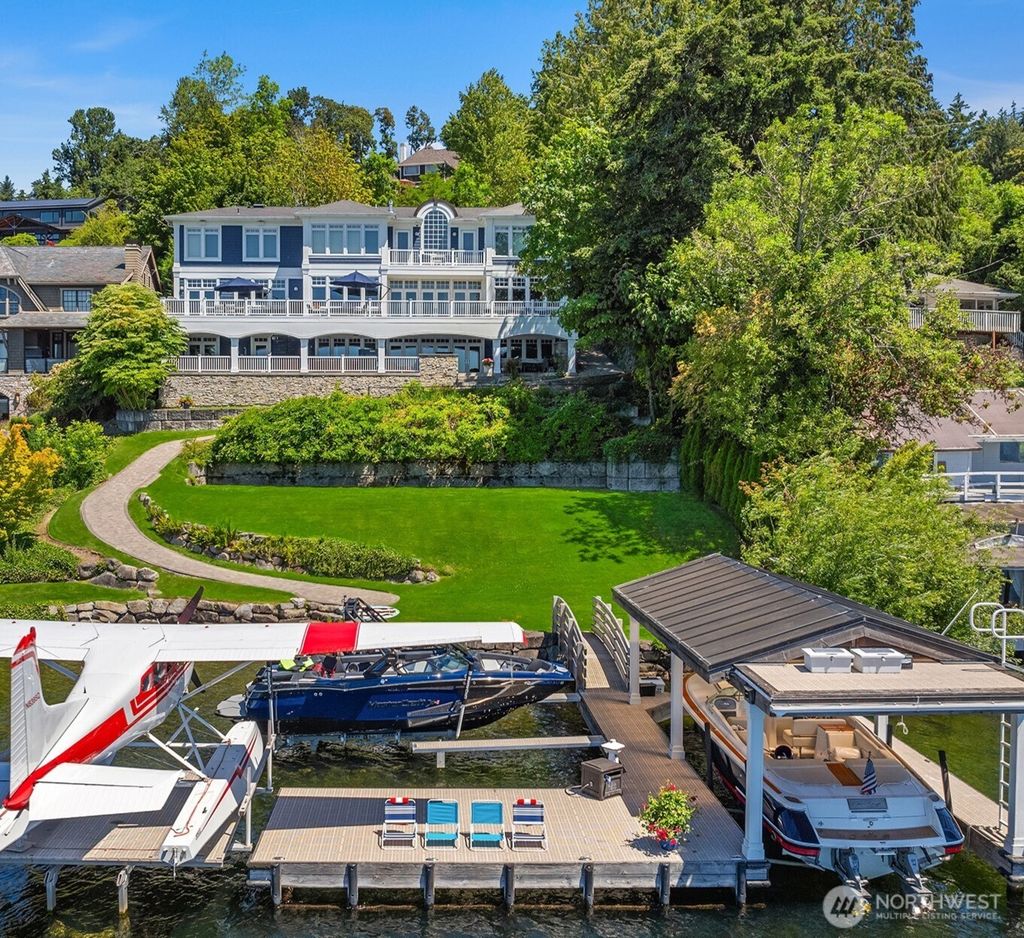 Photo of 8233 W Mercer Way, Mercer Island, WA 98040 (MLS # 2357413)