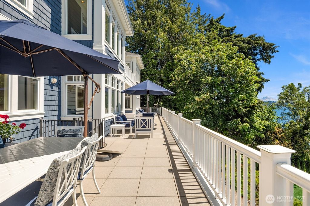Photo of 8233 W Mercer Way, Mercer Island, WA 98040 (MLS # 2357413)