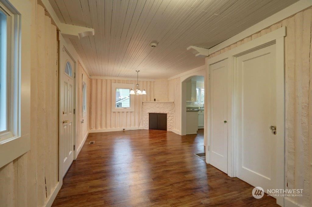 Photo of 1815 NE 175th Street, Shoreline, WA 98155 (MLS # 2026197)